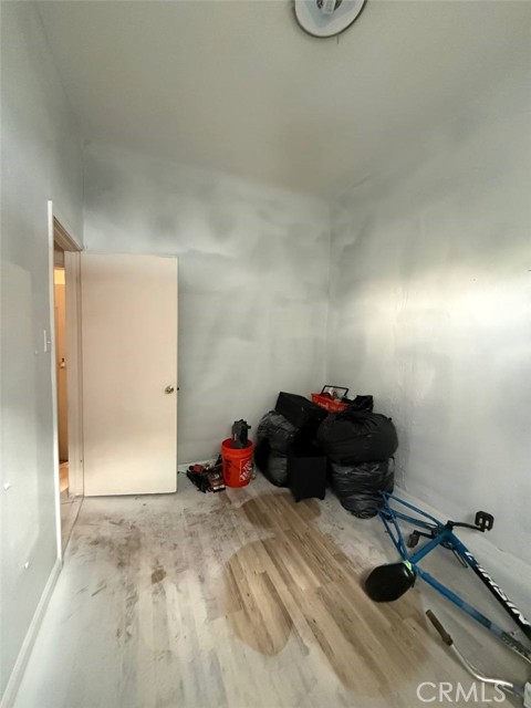 Detail Gallery Image 11 of 19 For 222 E St, Fresno,  CA 93706 - 3 Beds | 1 Baths