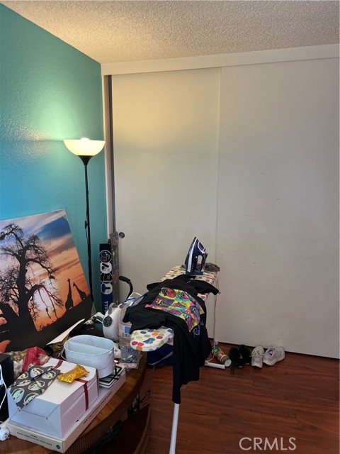 Detail Gallery Image 4 of 32 For 111 W Perry St, Perris,  CA 92571 - 4 Beds | 2 Baths