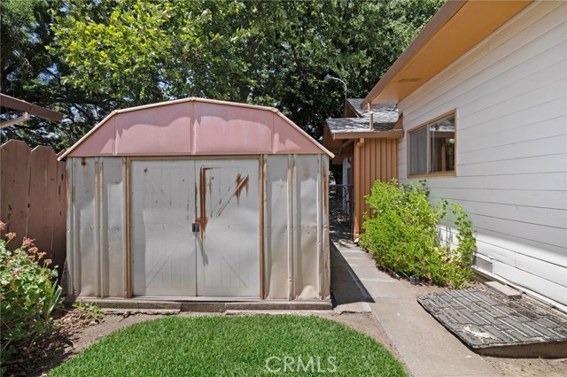 991 Vermont Street, Gridley CA: https://media.crmls.org/medias/327efd9f-a28a-41fc-ac42-66c8e42f0586.jpg