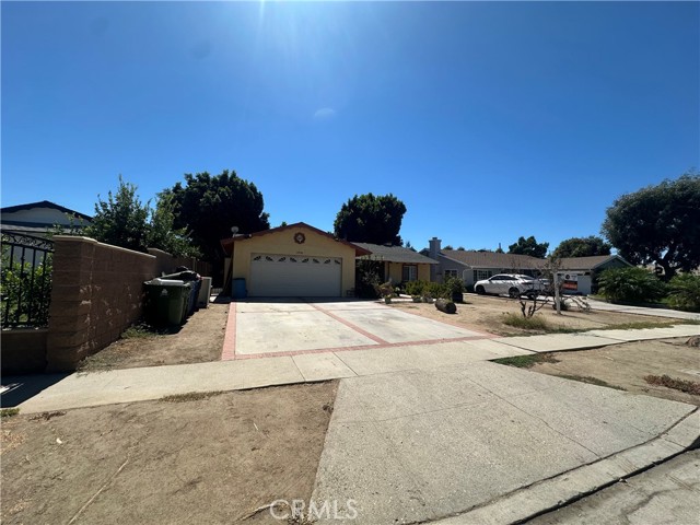 15926 Napa Street, North Hills CA: https://media.crmls.org/medias/327f4040-fc4e-4368-b738-542b2a14f5be.jpg