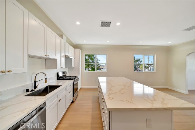 Detail Gallery Image 10 of 31 For 2800 Winter St #3,  Los Angeles,  CA 90033 - 2 Beds | 1 Baths