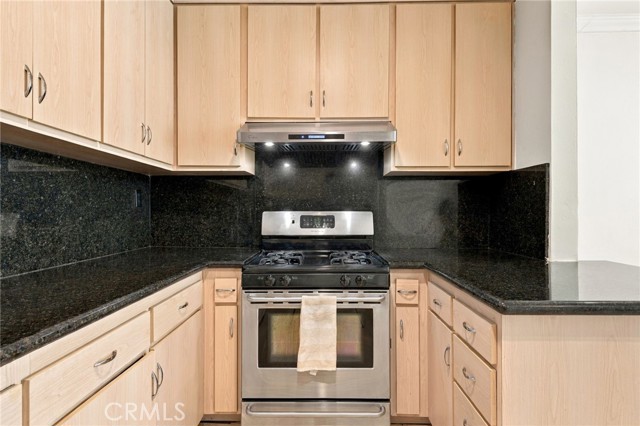 5315 Zelzah Avenue, 16 photo 9