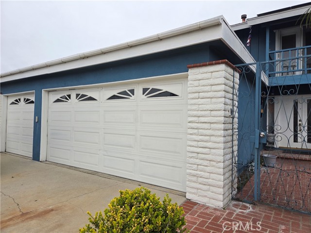 Detail Gallery Image 2 of 31 For 17352 Rob Roy Cir, Huntington Beach,  CA 92647 - 5 Beds | 3 Baths