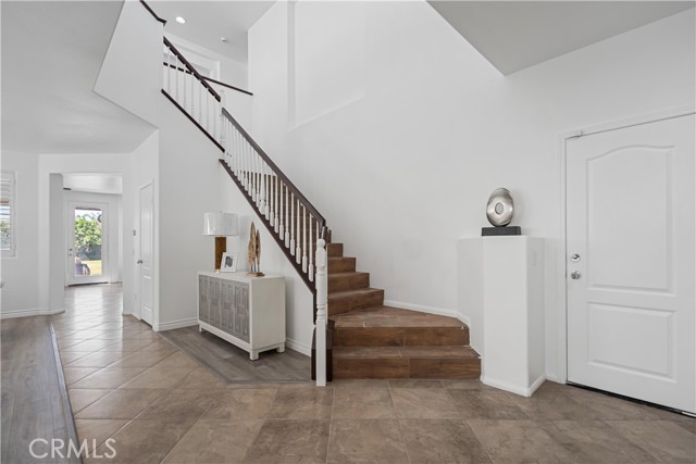 1512 E Nocta Privado, Ontario CA: https://media.crmls.org/medias/32817837-d6e9-46d1-a67c-47e9da1bafa9.jpg