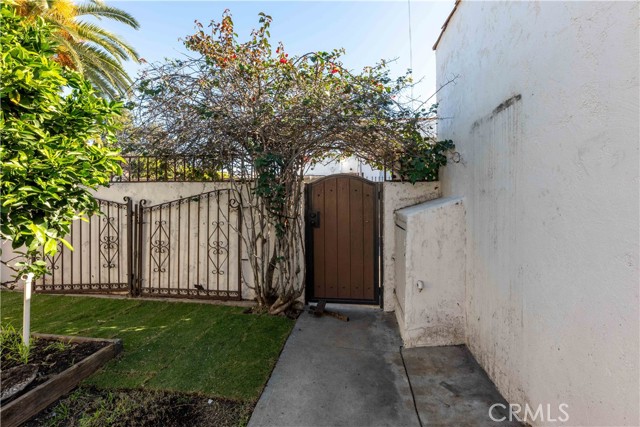 Image 30 of 35 For 3730 Walnut Avenue