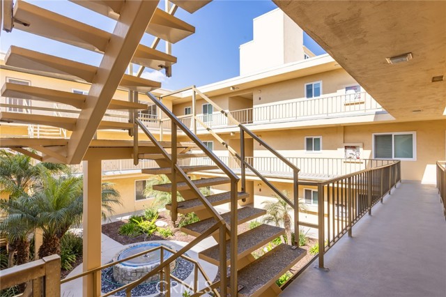3695 Linden Avenue, Long Beach CA: https://media.crmls.org/medias/32826e12-2861-408a-9c30-a584454078c4.jpg