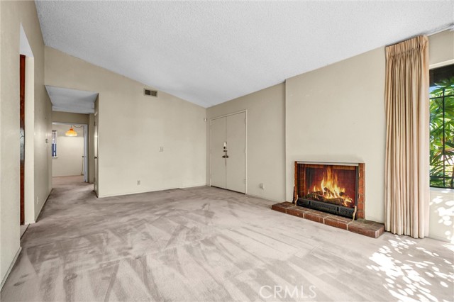 Image 4 of 32 For 19435 Almadin