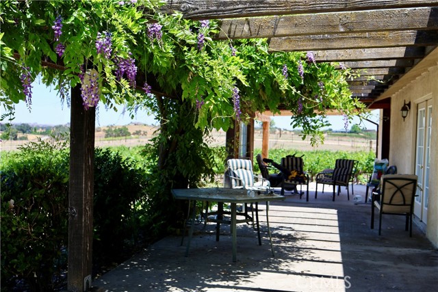 5575 El Pomar Drive, Templeton CA: https://media.crmls.org/medias/32827276-dd0f-4537-81f0-7374593b8bd5.jpg