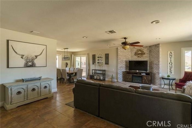 Detail Gallery Image 9 of 21 For 6840 Prescott Ave, Yucca Valley,  CA 92284 - 2 Beds | 2 Baths