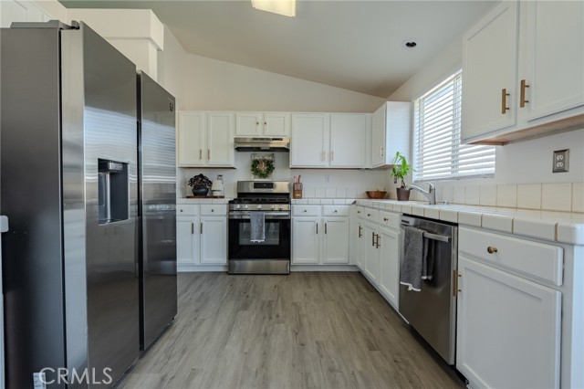 Detail Gallery Image 12 of 38 For 3918 Parkside Ct, Rosamond,  CA 93560 - 4 Beds | 2 Baths