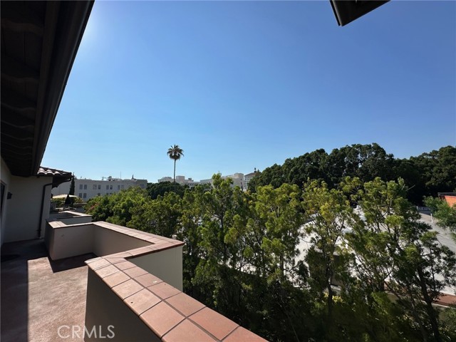Detail Gallery Image 25 of 31 For 108 S El Molino Ave #302,  Pasadena,  CA 91101 - 3 Beds | 2/1 Baths