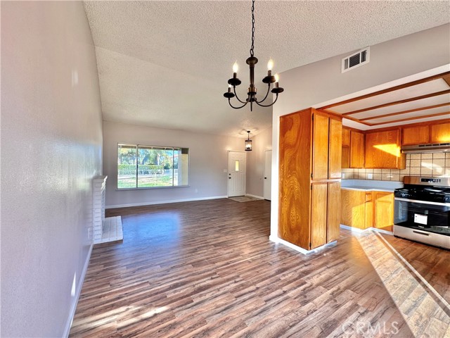 Detail Gallery Image 6 of 51 For 18805 Kross Rd, Riverside,  CA 92508 - 3 Beds | 2 Baths