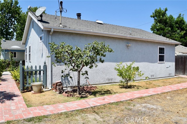 2024 N Kenwood Street, Burbank CA: https://media.crmls.org/medias/3284bf96-8977-4bea-817e-a452a6ba797d.jpg