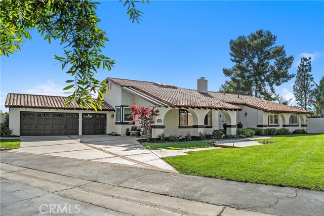 12571 Welbe Drive, North Tustin CA: https://media.crmls.org/medias/3284d09a-a882-4777-bd65-c93e6ea9ef3e.jpg