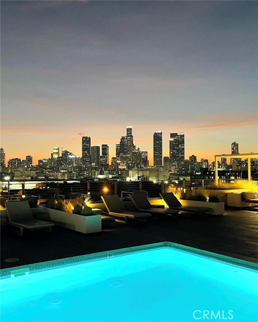 Detail Gallery Image 2 of 21 For 530 S Hewitt, Los Angeles,  CA 90013 - 2 Beds | 2 Baths