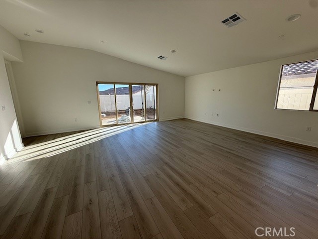 Detail Gallery Image 7 of 17 For 1523 Beacon Dr, Beaumont,  CA 92223 - 2 Beds | 2 Baths