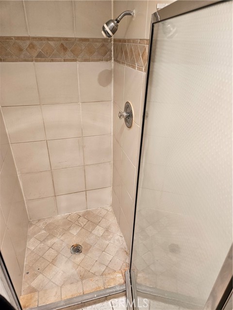 Detail Gallery Image 7 of 9 For 7135 Firmament Ave #8,  Van Nuys,  CA 91406 - 2 Beds | 2 Baths