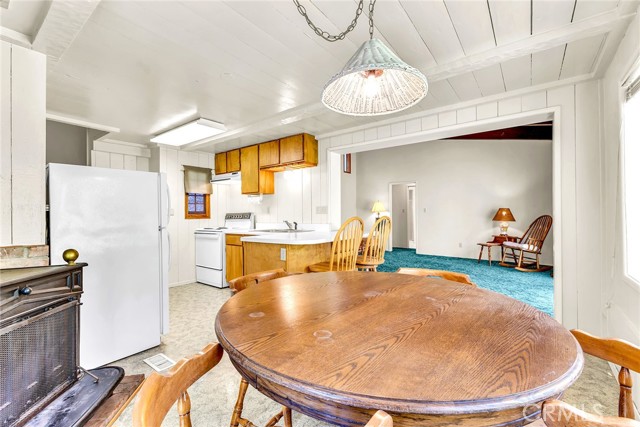 25405 Point Of Rocks Drive, Idyllwild CA: https://media.crmls.org/medias/3285da06-7953-46dc-bec7-be034a644935.jpg