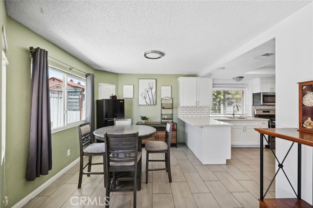 Detail Gallery Image 8 of 27 For 13138 Pan Am Bld, Moreno Valley,  CA 92553 - 3 Beds | 2/1 Baths