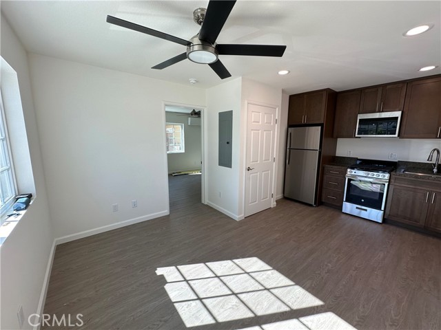 6646 Neddy Avenue, West Hills CA: https://media.crmls.org/medias/32870fbf-f484-4ff0-833f-f35e1ceed203.jpg