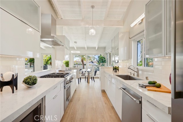 Detail Gallery Image 13 of 35 For 2000 Vista Cajon, Newport Beach,  CA 92660 - 3 Beds | 2 Baths