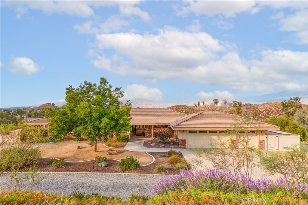 27747 Lake Street, Hemet, CA 92544