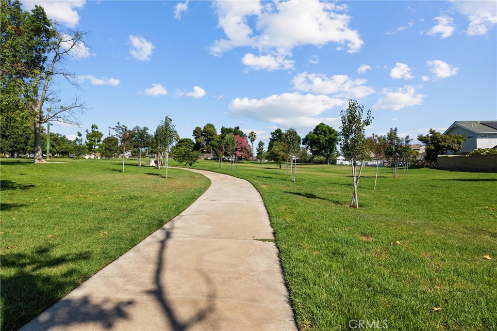 https://media.crmls.org/medias/328c5f47-f161-4f4a-a251-5c449b9b24b6.jpg?preset=X-Large