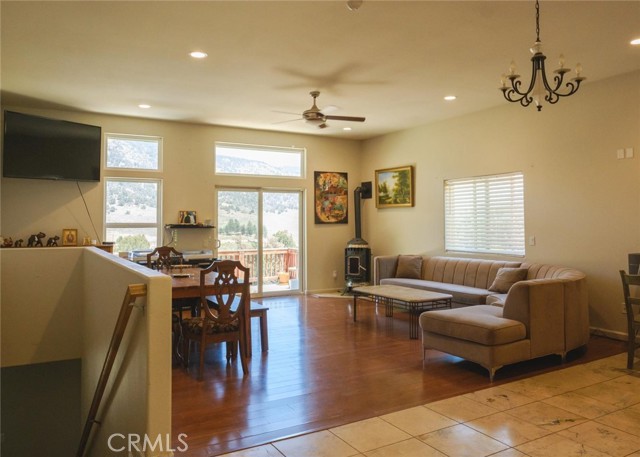 Detail Gallery Image 7 of 14 For 1324 Pinetree Dr, Frazier Park,  CA 93225 - 3 Beds | 2/1 Baths