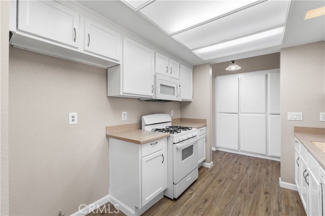 4633 Dowel Avenue, Palmdale CA: https://media.crmls.org/medias/328e8038-498e-4cec-afe0-92fabd3eb2b9.jpg