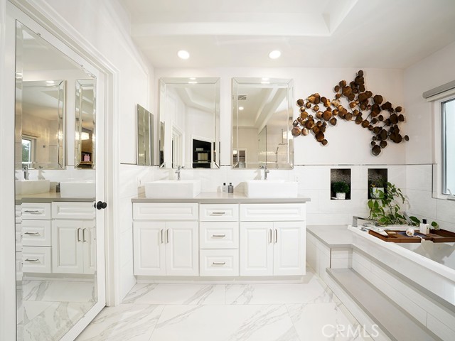 328f6aa6 539d 4a2c 8e85 94c48cbe03c7