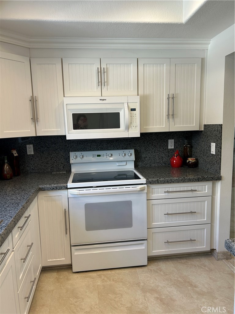 328f9f5a A7ed 40da B1d2 81da79b8496e