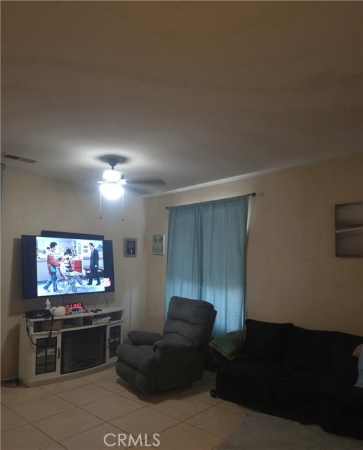 Detail Gallery Image 3 of 12 For 1078 Peaceful Ln, San Jacinto,  CA 92582 - 4 Beds | 2 Baths