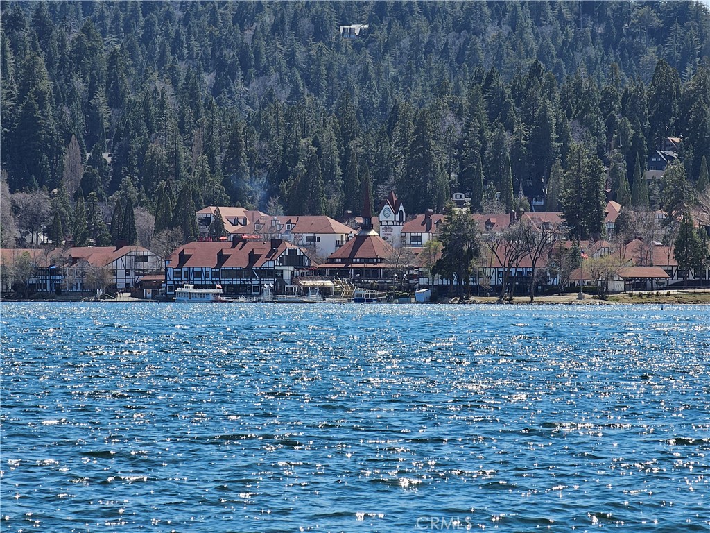 https://media.crmls.org/medias/3290c758-0aa4-49ec-899f-45009875f1ac.jpg?preset=X-Large