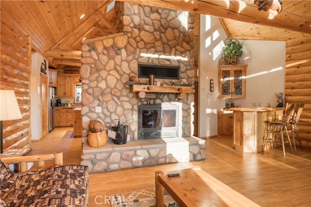 Detail Gallery Image 6 of 42 For 826 Boulder, Big Bear Lake,  CA 92315 - 3 Beds | 2/1 Baths