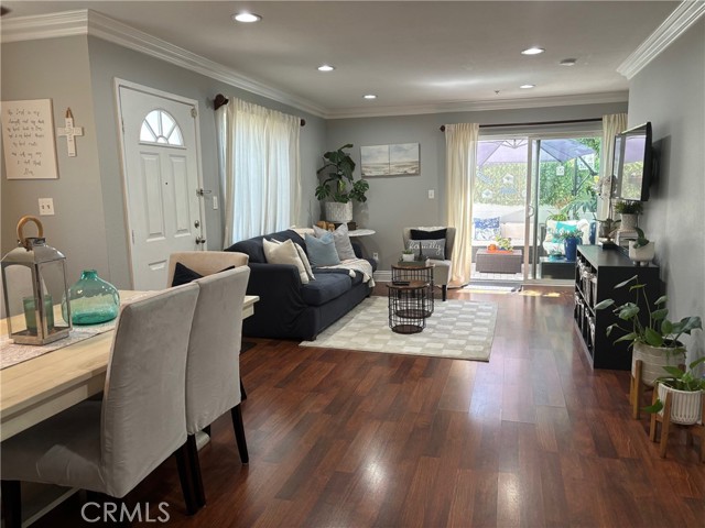 Detail Gallery Image 2 of 8 For 12543 Pierce St #B,  Pacoima,  CA 91331 - 3 Beds | 2 Baths