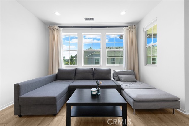 Detail Gallery Image 6 of 42 For 15972 Bravery Ave, Chino,  CA 91708 - 2 Beds | 2/1 Baths