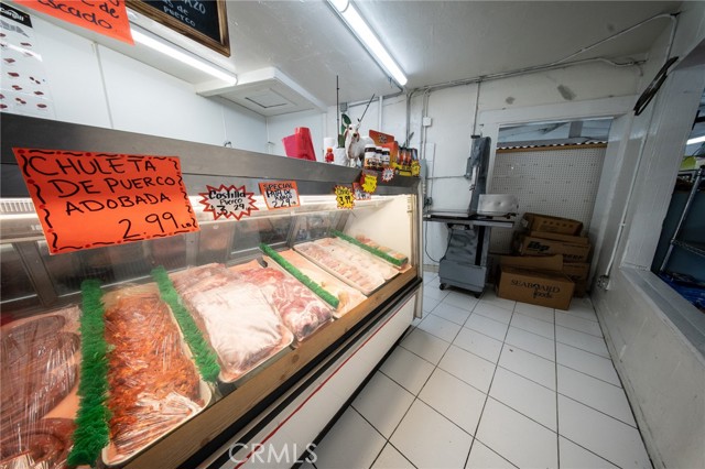 8506 Santa Fe Avenue, Huntington Park CA: https://media.crmls.org/medias/32933427-b8a3-4993-8c74-cc887ee70f26.jpg