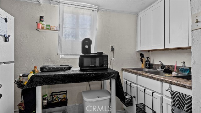 1178 Buelah Avenue, Los Angeles CA: https://media.crmls.org/medias/32936879-a218-4a11-b7e5-b1a568ea3543.jpg