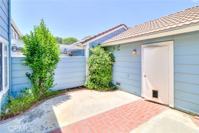 345 Jeremiah Drive, Simi Valley CA: https://media.crmls.org/medias/32941e69-6eb0-4177-92f2-a2317675162e.jpg