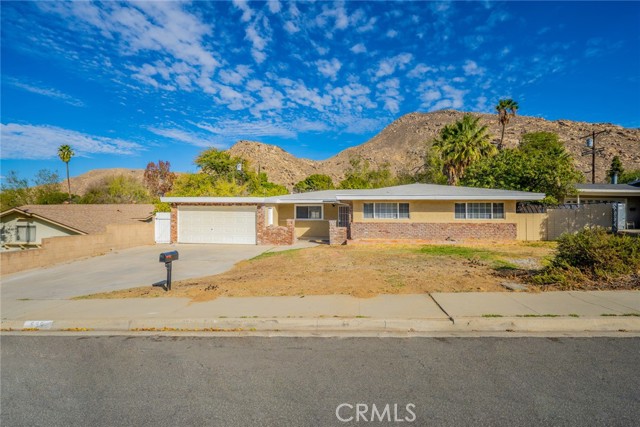 639 Glenhill Dr, Riverside, CA 92507