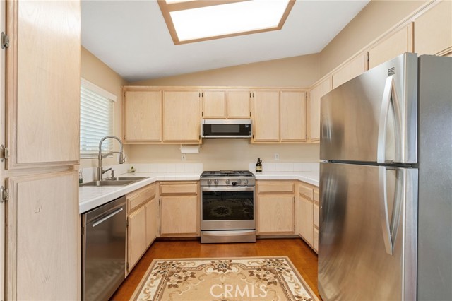 Detail Gallery Image 9 of 37 For 18250 Preston St, Hesperia,  CA 92345 - 3 Beds | 2 Baths