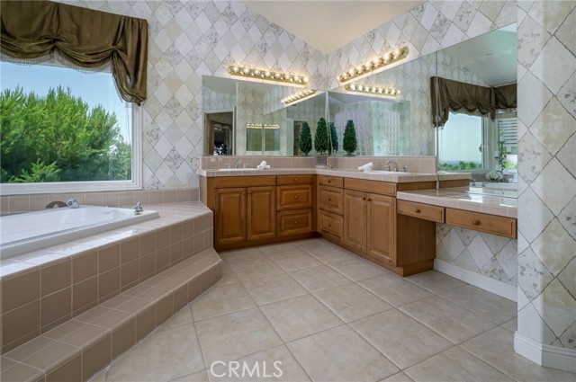 17265 BLUE SPRUCE Lane, Yorba Linda CA: https://media.crmls.org/medias/3294f38b-79ef-4ab4-aed0-966930f290a0.jpg