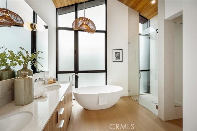 Image 12 of 22 For 8904 Hubbard St