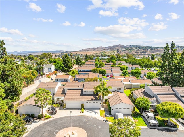 33026 Lighthouse Ct, San Juan Capistrano CA: https://media.crmls.org/medias/3295352a-f75a-413a-9c17-0d94d6fcff51.jpg