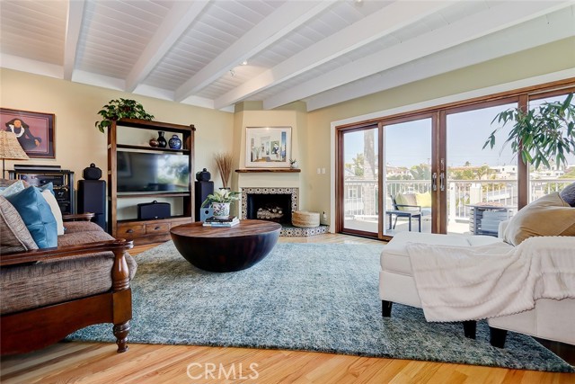 1259 7th Place, Hermosa Beach, California 90254, 3 Bedrooms Bedrooms, ,2 BathroomsBathrooms,Residential,Sold,7th,SB21161050