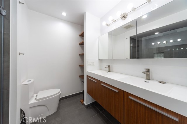 Detail Gallery Image 18 of 21 For 1615 Stoner Ave #3,  Los Angeles,  CA 90025 - 4 Beds | 3/1 Baths