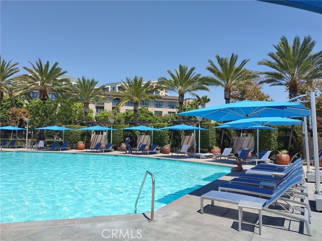 31 Soho, Irvine CA: https://media.crmls.org/medias/329656c1-53a4-4e95-b358-440efc97c4a2.jpg