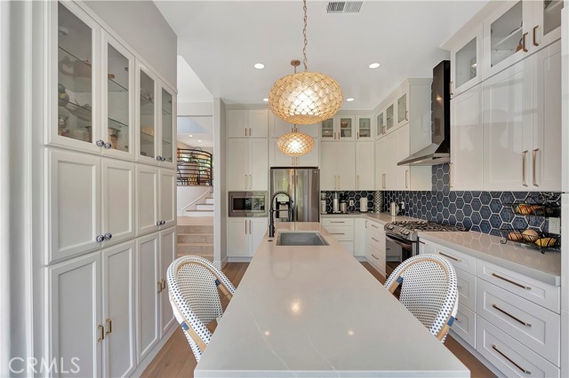 19325 Peachtree Lane, Huntington Beach CA: https://media.crmls.org/medias/32968d15-d44c-4d9d-935c-aec1a0df9615.jpg