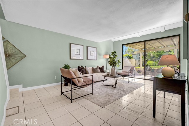 Detail Gallery Image 7 of 48 For 913 Whitewater, Fullerton,  CA 92833 - 2 Beds | 2/1 Baths