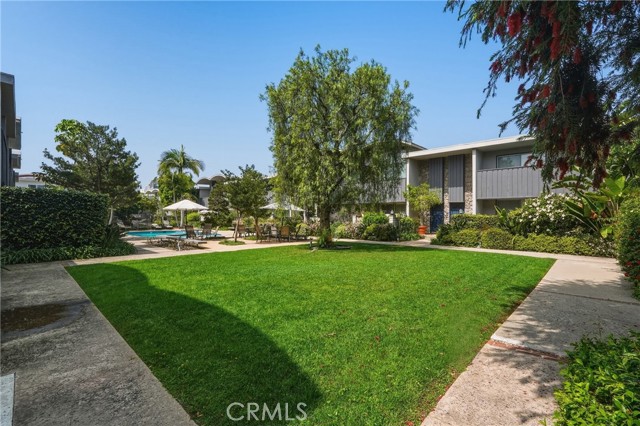 Detail Gallery Image 38 of 48 For 13231 Fiji Way #H,  Marina Del Rey,  CA 90292 - 3 Beds | 2/1 Baths